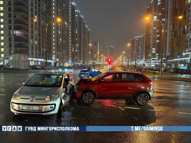 На Аэродромной в столице ДТП из-за проезда на красный свет светофора