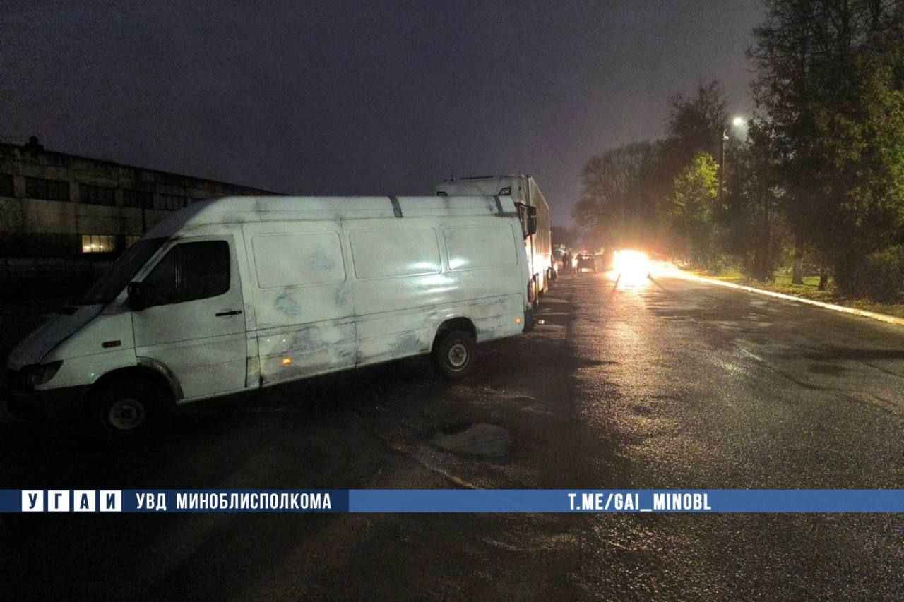 В Дзержинском районе в ДТП погибла девушка-пешеход