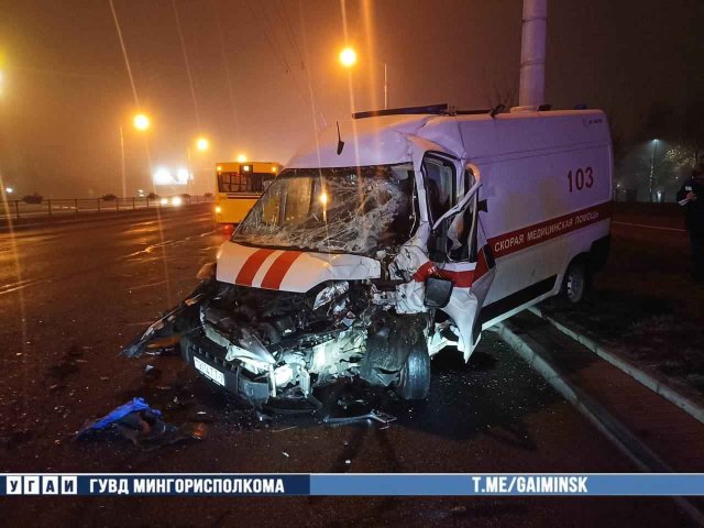 В Минске авария со скорой и автобусом