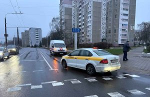 На ул. Притыцкого в Минске таксист сбил пешехода На ул. Притыцкого в Минске таксист сбил пешехода