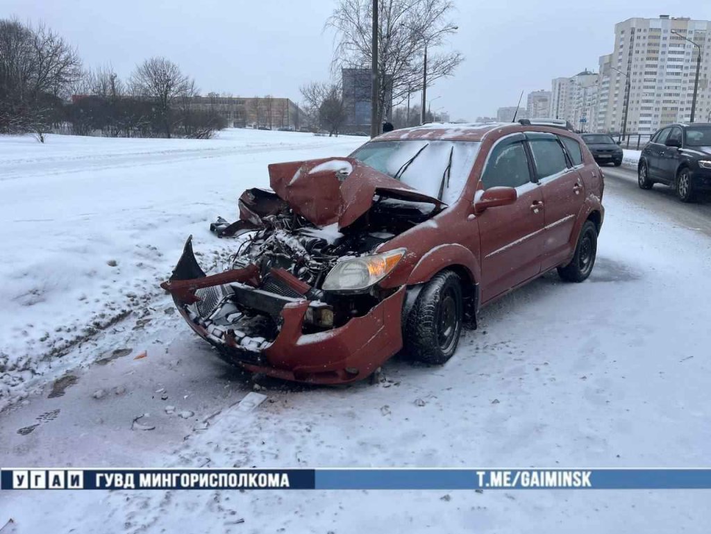 В Минске «Pontiac» врезался в остановившуюся «Газель» (ВИДЕО АВАРИИ)
