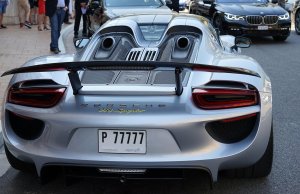 В России не заводятся Porsche и BMW из-за глушилок дронов В России не заводятся Porsche и BMW из-за глушилок дронов