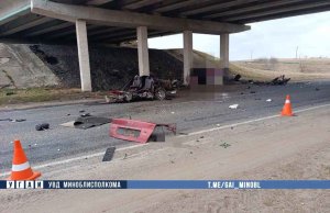 В Воложинском районе водитель погиб врезавшись в опору моста В Воложинском районе водитель погиб врезавшись в опору моста