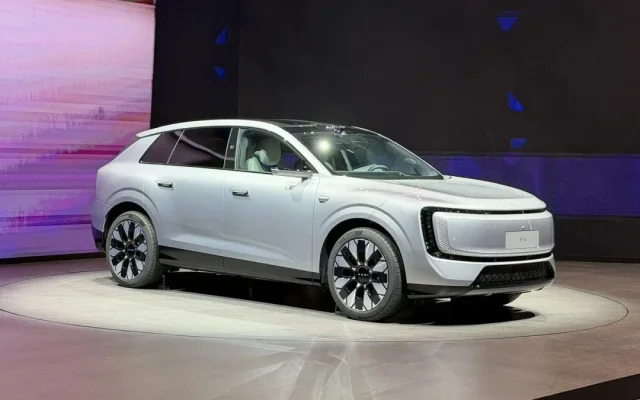 Audi без колец: новый кроссовер E7X покоряет Китай