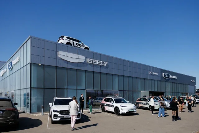 От 100 рублей до 40 000 долларов с авто. В Беларуси впервые прошел чемпионат по удалению вмятин