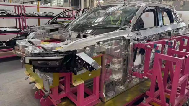 Как АвтоВАЗ добивается идеальной точности: секреты производства автомобилей Lada