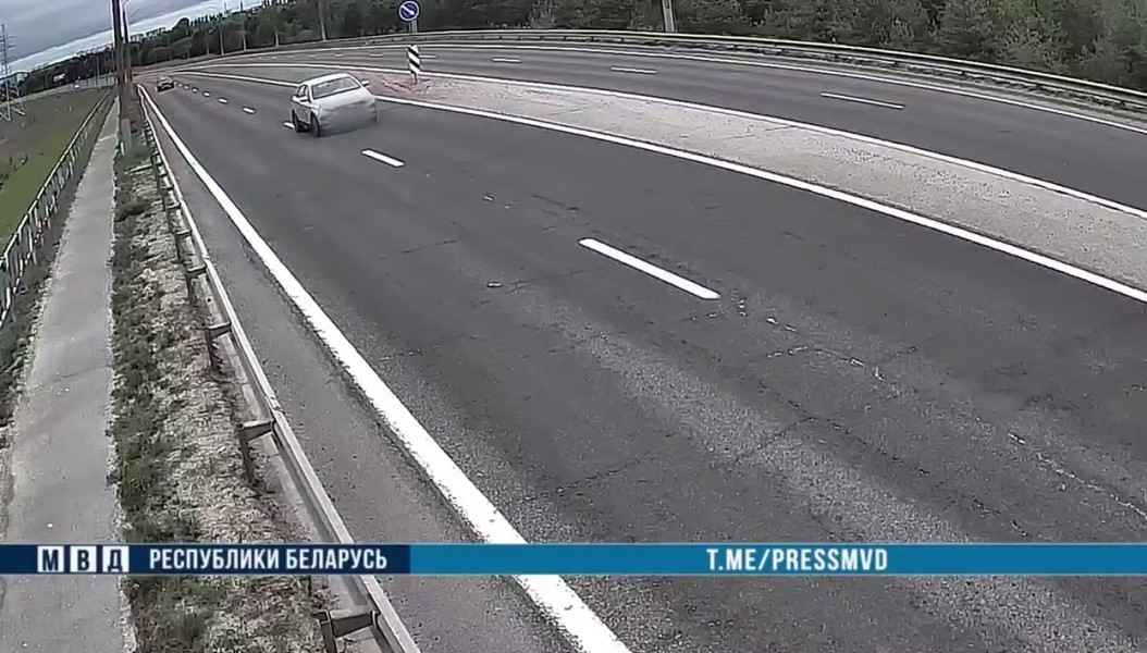 В Гомеле задержали пьяную автоледи, очевидцы помогли предотвратить беду В Гомеле задержали пьяную автоледи, очевидцы помогли предотвратить беду
