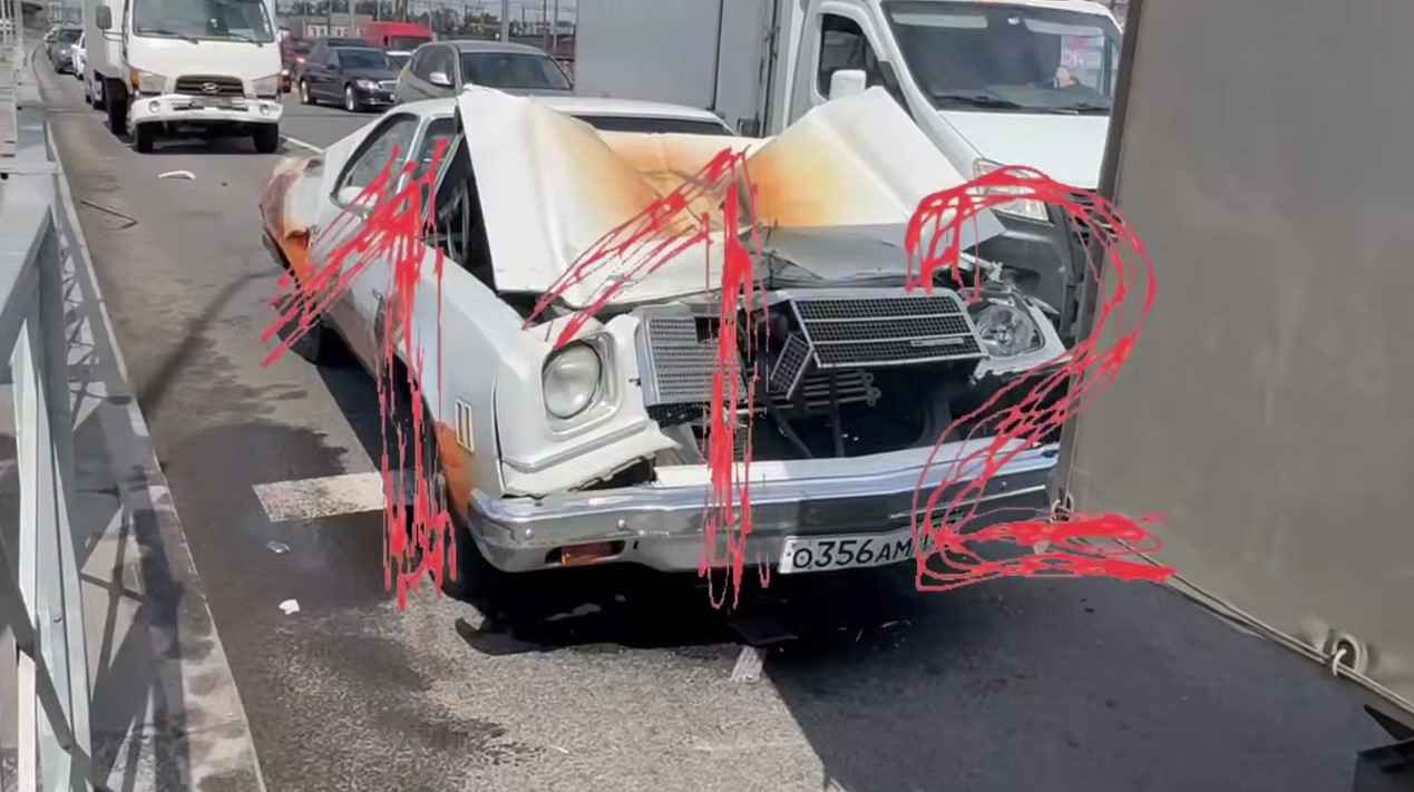 Блогер-миллионник попал в тройное ДТП на редком Chevrolet El Camino в Петербурге Блогер-миллионник попал в тройное ДТП на редком Chevrolet El Camino в Петербурге