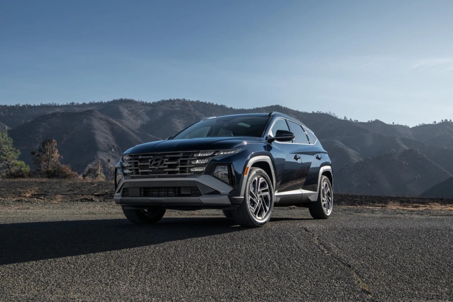 Hyundai расширяет линейку Tucson: гибриды стали доступнее, а новая версия Night удивляет стильным дизайном