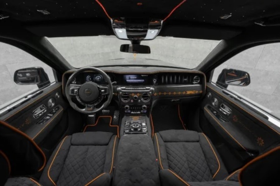 Салон Rolls-Royce Cullinan в стиле Mansory