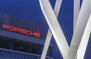 Porsche готовит масштабное сокращение штата, под угрозой около 9 тысяч рабочих мест Porsche готовит масштабное сокращение штата: под угрозой около 9 тысяч рабочих мест