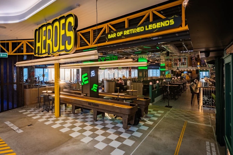 В центре Минска открыли событийное ивент-пространство HEROES Hub