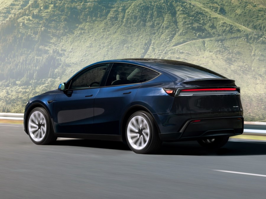 Tesla Model Y станет первым автомобилем с революционным AI5-чипом на 2-нм техпроцессе от Samsung Tesla Model Y станет первым автомобилем с революционным AI5-чипом на 2-нм техпроцессе от Samsung