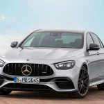 В США Mercedes-AMG могут привлечь к суду из-за металлической эмблемы в салоне