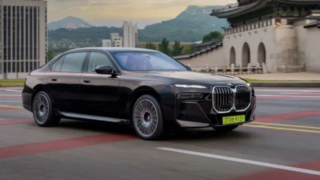 BMW готовит онлайн-распродажу эксклюзивных M340i, 7-Series и X7, но... в Корее
