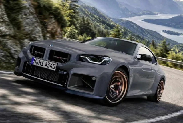 Вышла ограниченная серия BMW M2 CS с центральным выхлопом Вышла ограниченная серия BMW M2 CS с центральным выхлопом