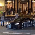 Гиперкар Bugatti Chiron Super Sport заметили у отеля в Монако