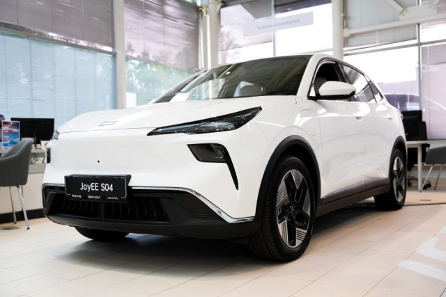 FAW JoyEE S04 с запасом хода до 565 км FAW JoyEE S04 с запасом хода до 565 км