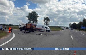 В Пуховичском районе в ДТП погиб мотоциклист врезавшись в грузовик В Пуховичском районе в ДТП погиб мотоциклист