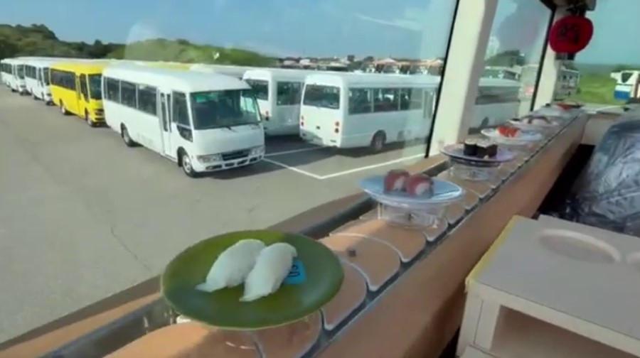 Sushi Bus в Токио