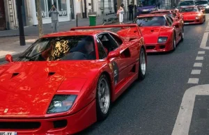 Восемь легендарных Ferrari F40 одновременно проехали по улицам Парижа Восемь легендарных Ferrari F40 одновременно проехали по улицам Парижа