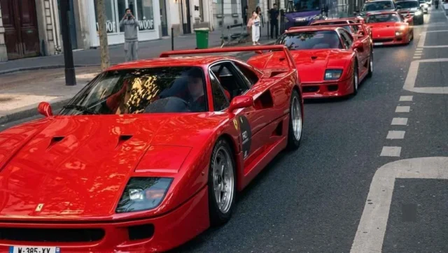 Восемь легендарных Ferrari F40 одновременно проехали по улицам Парижа Восемь легендарных Ferrari F40 одновременно проехали по улицам Парижа