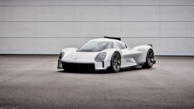 Porsche готовит преемника 918 Spyder? Новый суперкар S1 может получить уникальный двигатель flat-8 Porsche готовит преемника 918 Spyder? Новый суперкар S1 может получить уникальный двигатель flat-8