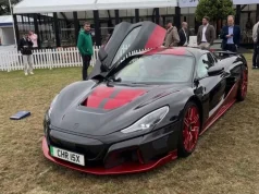 Гиперкар за миллионы долларов не пустил внутрь владельца, у Rimac Nevera заклинили двери Гиперкар за миллионы долларов не пустил владельца, у Rimac Nevera заклинили двери