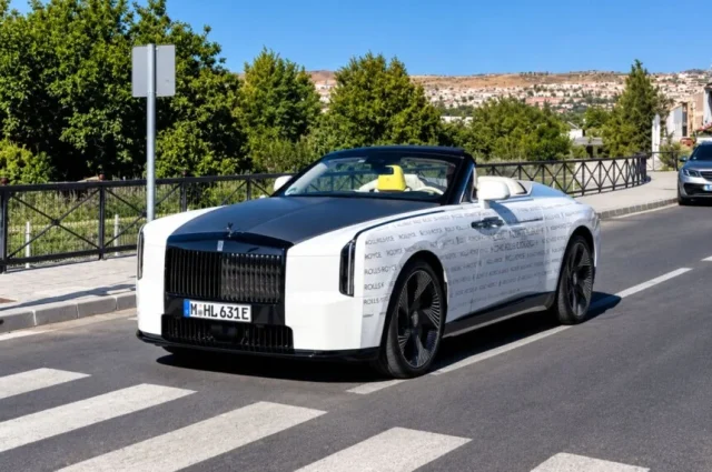 Rolls-Royce Nightingale за $10 млн заметили на дорогах Испании Rolls-Royce Nightingale за $10 млн заметили на дорогах Испании