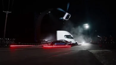 Tesla показала «летающий» Roadster на полигоне SpaceX (видео)